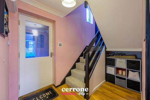 4 bedroom end of terrace house for sale, Upper Field Close, Redditch B98