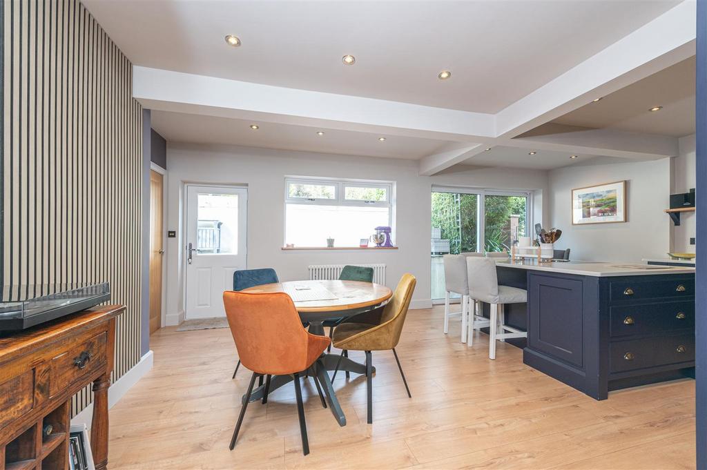 Living/Dining Kitchen