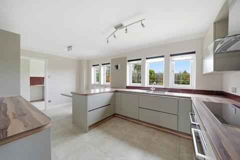 5 bedroom detached house to rent, Rossett Gardens, Harrogate, North Yorkshire, HG2