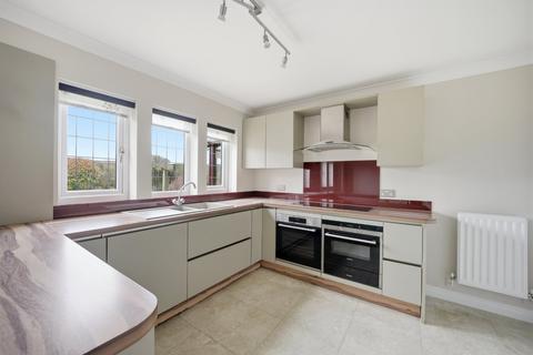 5 bedroom detached house to rent, Rossett Gardens, Harrogate, North Yorkshire, HG2