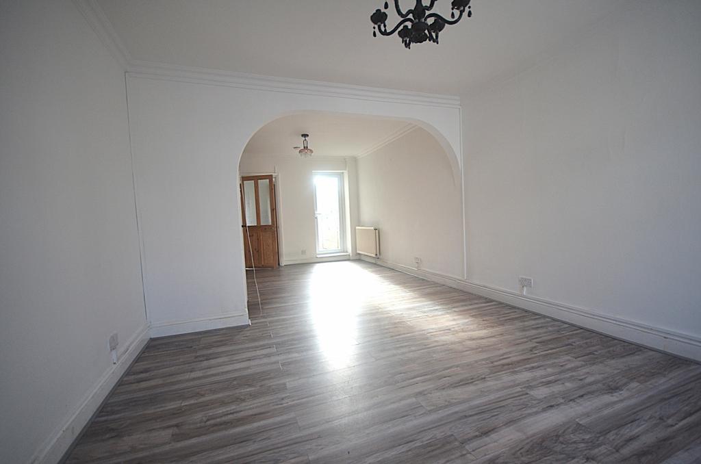 Three bedroom house to rent Netley Road, Ilford I
