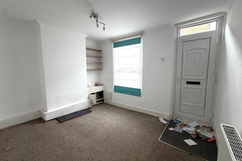 3 bedroom terraced house for sale, 20 Southill Road, Chatham, ME4 5SA