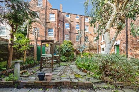 undefined, College Grove, Wakefield, West Yorkshire, WF1