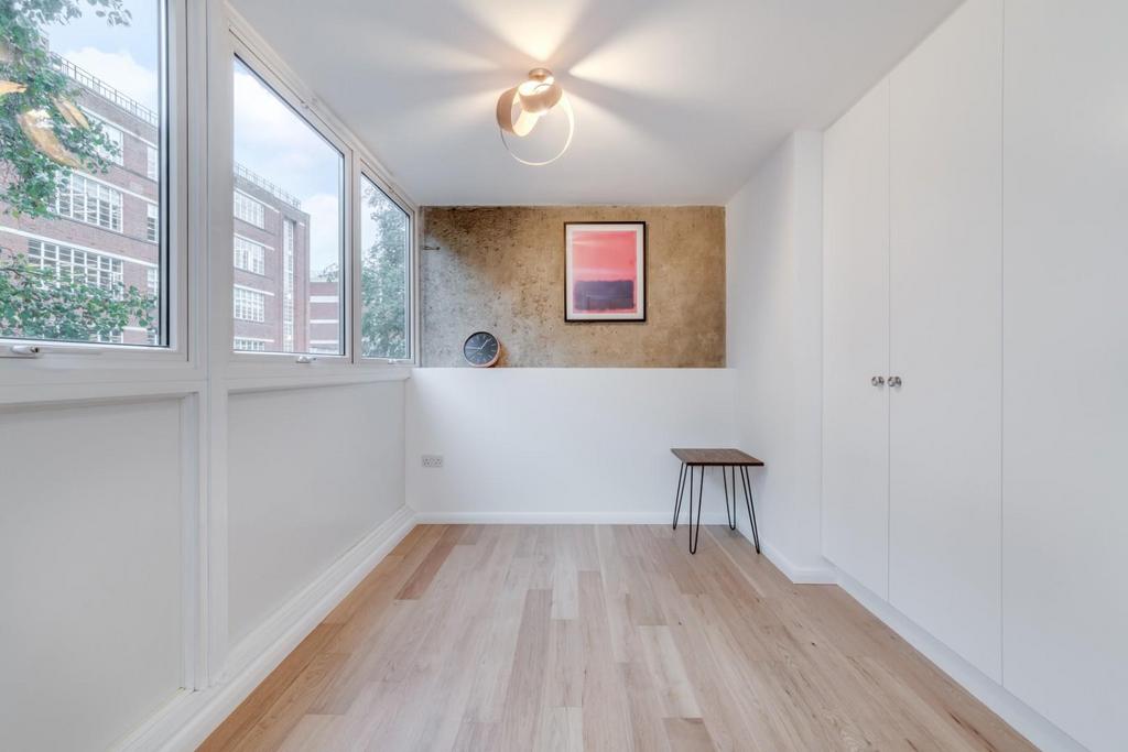 BEDROOM 1 a.jpg