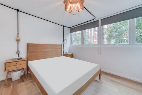 3 bedroom apartment to rent, Clipstone Street, London W1W