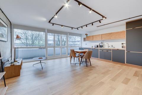 3 bedroom apartment to rent, Clipstone Street, London W1W