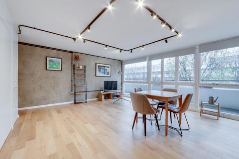 3 bedroom apartment to rent, Clipstone Street, London W1W