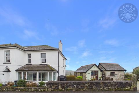 undefined, 'Substantial 2,900 sq ft residence with additional one bedroom residence and extensive 660 sq. ft cellar'