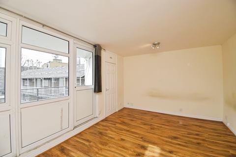 3 bedroom maisonette for sale, Gough Walk, London, E14