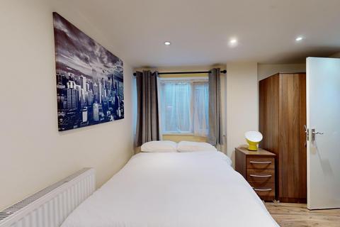 Studio to rent, Ash Grove