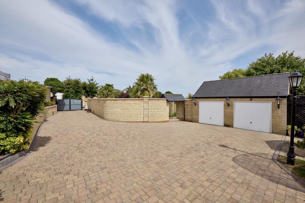 3-26 A Church St Yaxley-3