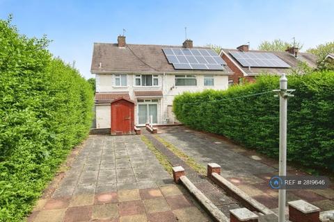 3 bedroom semi-detached house to rent, Glebefields Road, Tipton, DY4