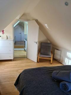 Studio to rent, Brondesbury Park