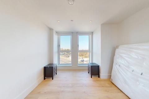 2 bedroom flat to rent, Beverley Way