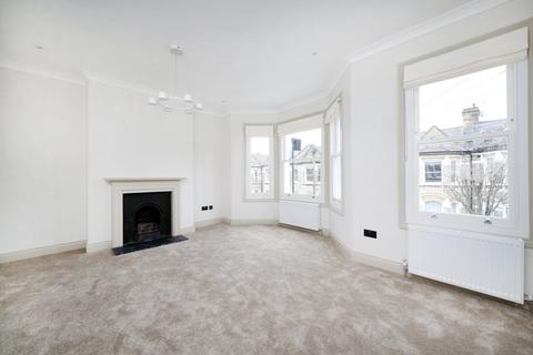 3 bedroom apartment to rent, Corrance Road, London SW2
