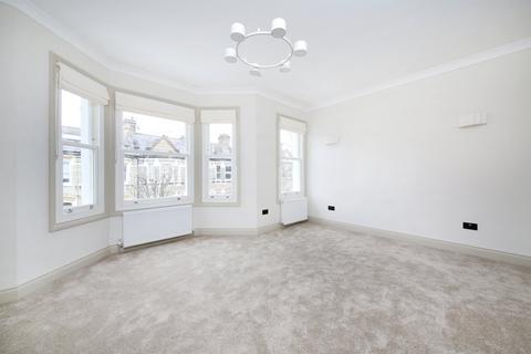 3 bedroom apartment to rent, Corrance Road, London SW2