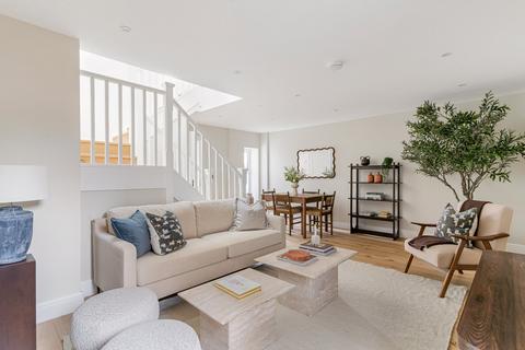 2 bedroom semi-detached house for sale, Brandlehow Road, London, SW15