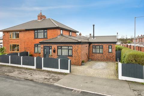 4 bedroom semi-detached house for sale, Platt Hill Avenue, Bolton, Greater Manchester, BL3