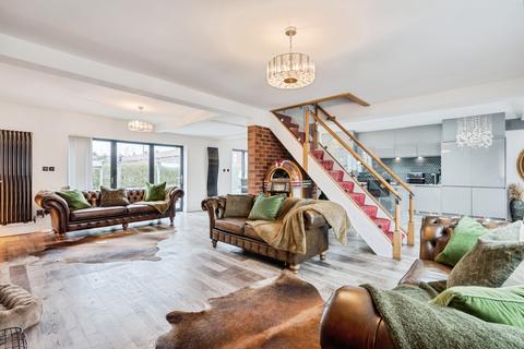 4 bedroom semi-detached house for sale, Platt Hill Avenue, Bolton, Greater Manchester, BL3