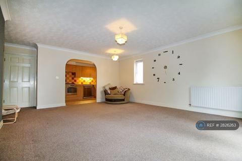 2 bedroom flat to rent, Minster Drive, Bradford, BD4