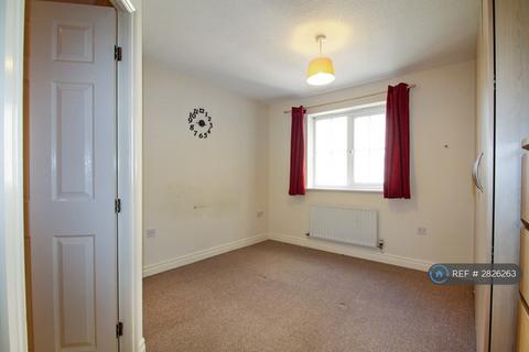 2 bedroom flat to rent, Minster Drive, Bradford, BD4
