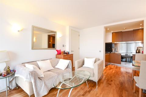 1 bedroom flat to rent, Fairmont Avenue, London, E14