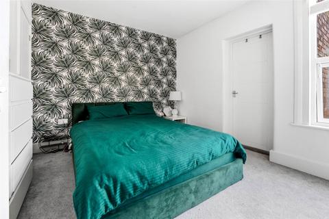 3 bedroom semi-detached house for sale, Chester Road, Hertfordshire WD18