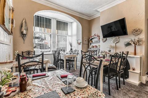 Hospitality for sale, 32 Reads Ave Blackpool FY1 4BP