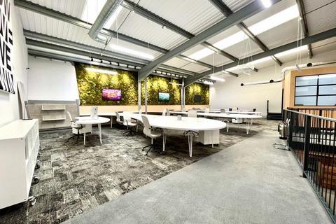 Warehouse to rent, 325 Ordsall Ln Salford M5 3LW