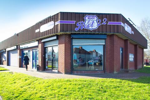 Retail property (out of town) to rent - Quinton Court, Walsall WS6