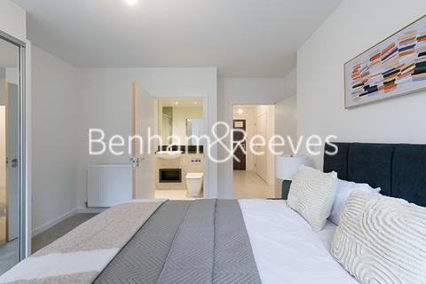 undefined, Farine Avenue, Hayes UB3
