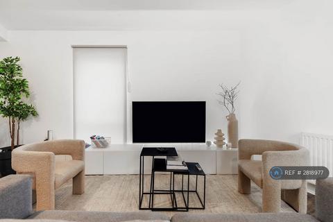 3 bedroom flat to rent, Pontoon Dock, Newham, E16