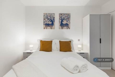 3 bedroom flat to rent, Pontoon Dock, Newham, E16