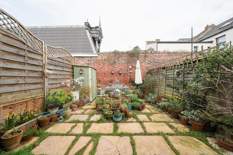 5 bedroom terraced house for sale, Burns Road, Harlesden, London NW10