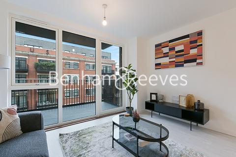 undefined, Farine Avenue,  Hayes UB3