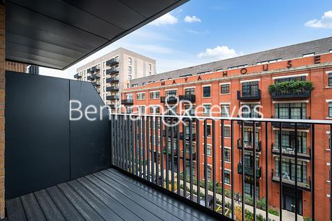 undefined, Farine Avenue,  Hayes UB3