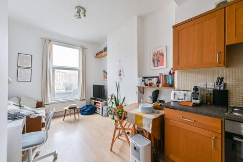 undefined, Bedford Hill, Bedford Hill, London, SW12