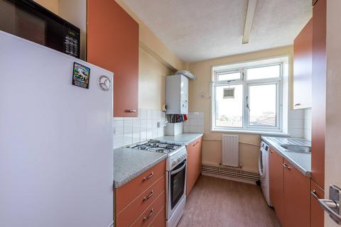 2 bedroom flat to rent, Wandsworth Road, SW8, Vauxhall, London, SW8