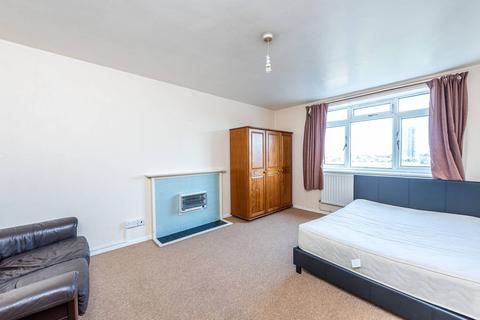 2 bedroom flat to rent, Wandsworth Road, SW8, Vauxhall, London, SW8