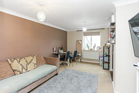 2 bedroom flat for sale, Bedford Drive, Fareham PO14