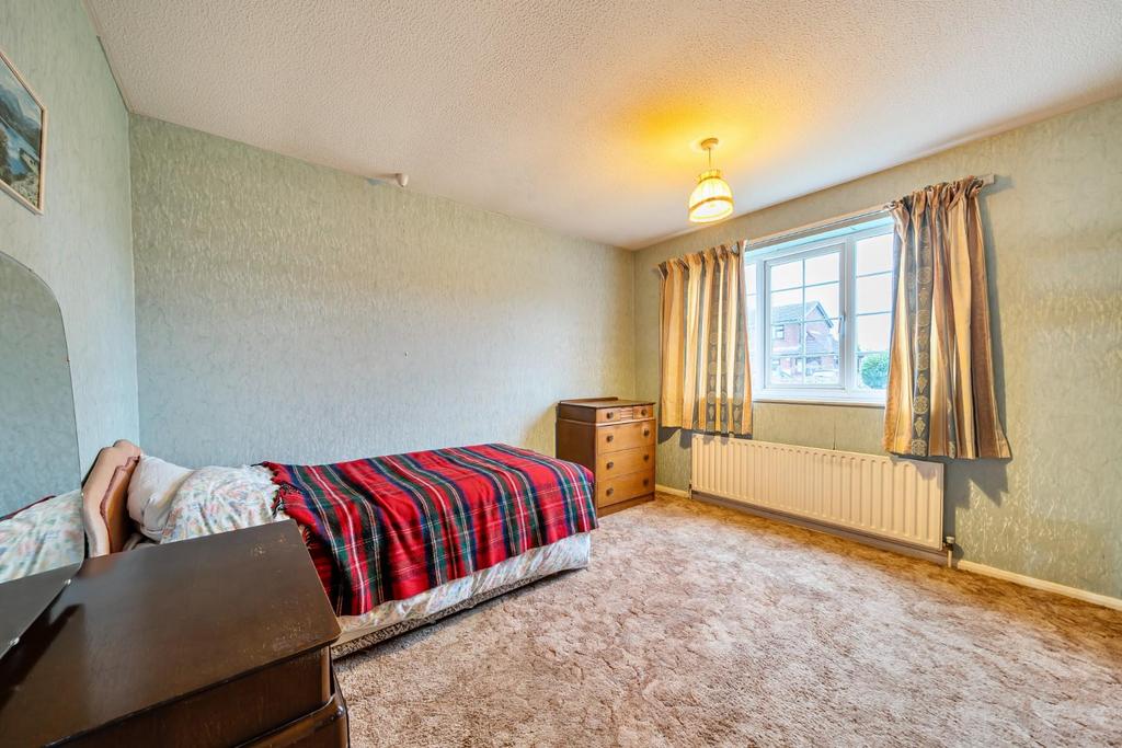 MASTER BEDROOM.jpg