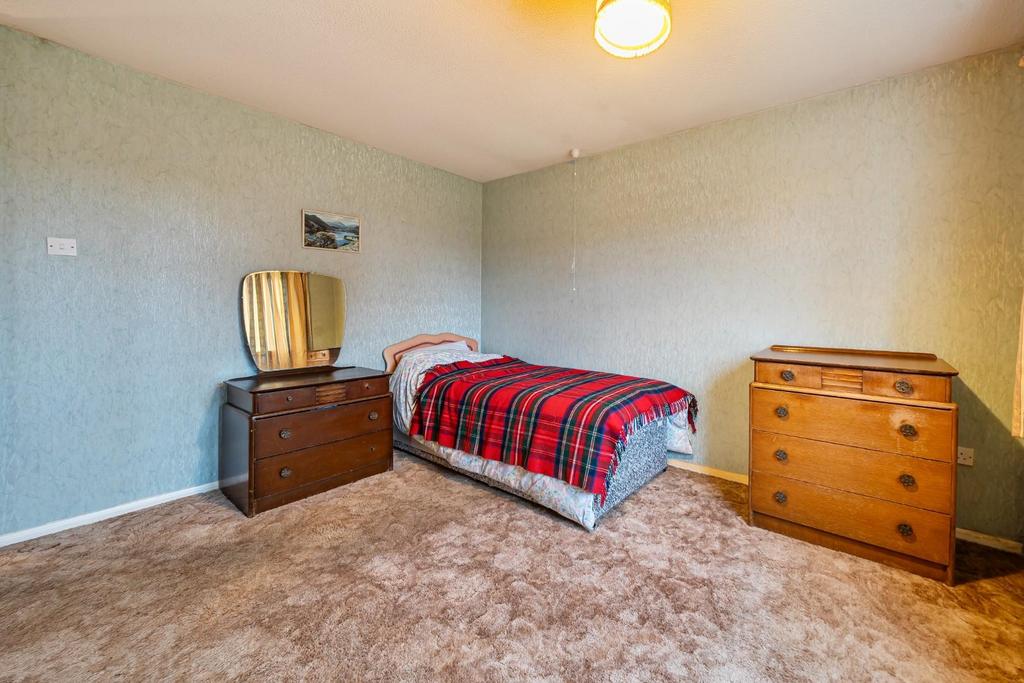 2nd view MASTER BEDROOM.jpg