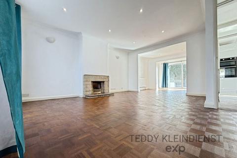 4 bedroom detached house to rent, The Avenue, Worcester Park KT4