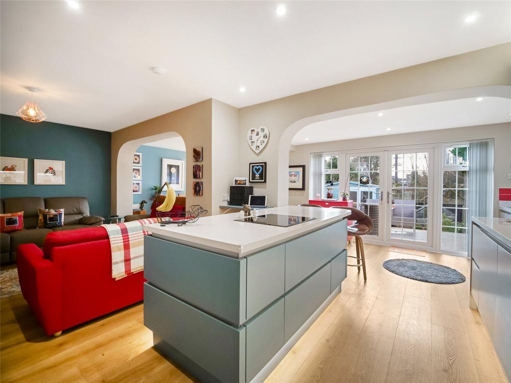 Living Room/Kitchen