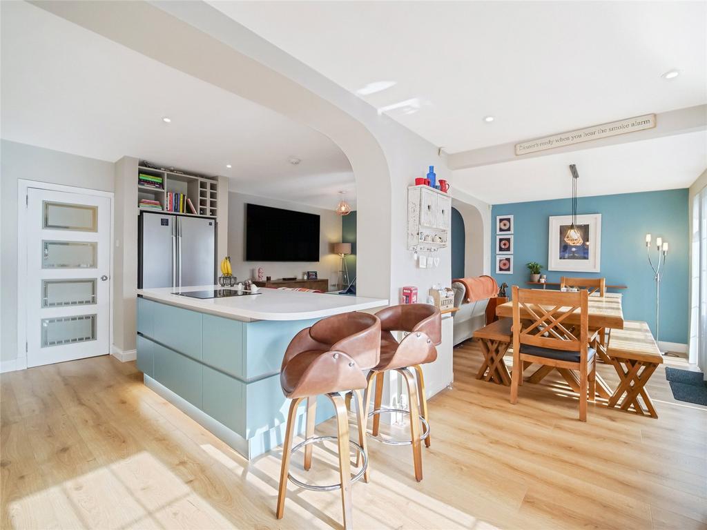 Kitchen/Dining Area
