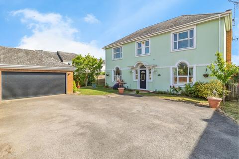 5 bedroom detached house for sale - Goldcrest, Aylesbury, HP19