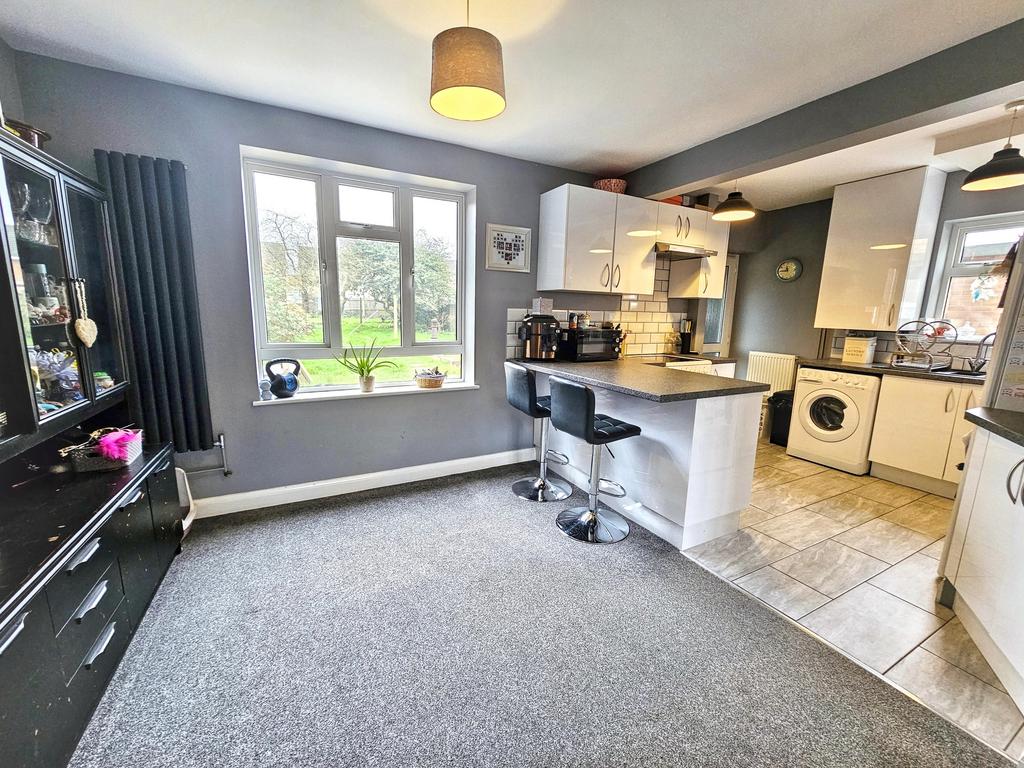 Kitchen Dining End