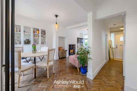 3 bedroom semi-detached house for sale, Glenwood Road, Birmingham B38