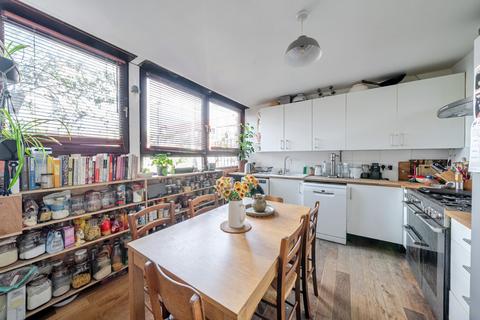 3 bedroom terraced house for sale, Carlton Grove, London