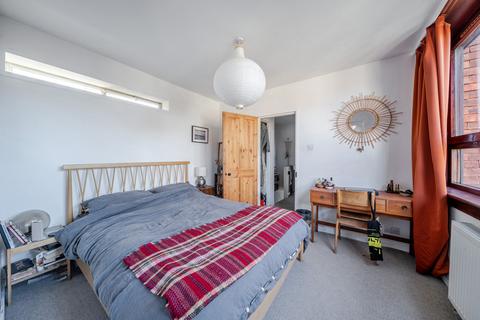 3 bedroom terraced house for sale, Carlton Grove, London